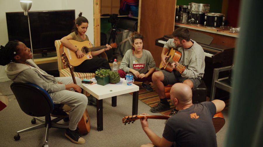 Guitar circle session at Musikarama