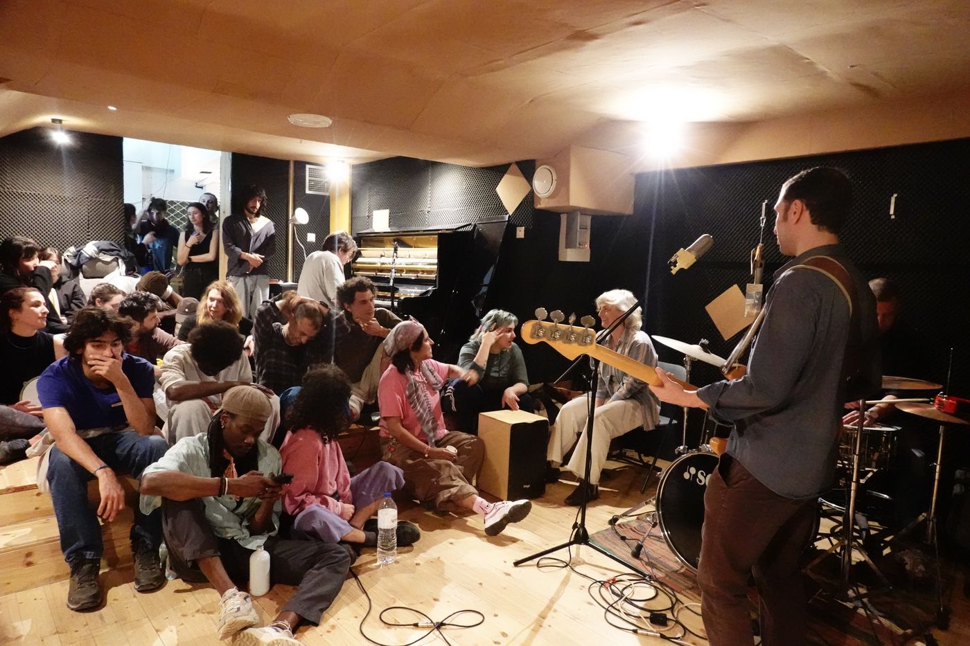 Packed studio session at Musikarama